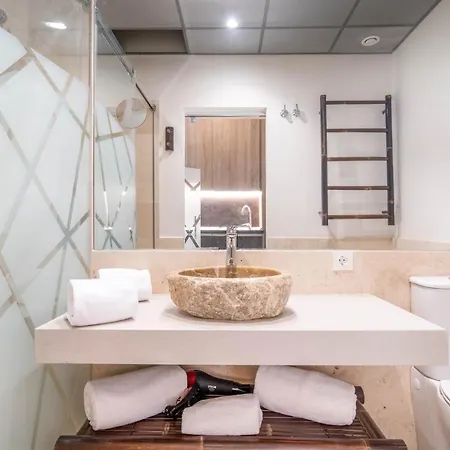 By Qhotels Apartman 4*