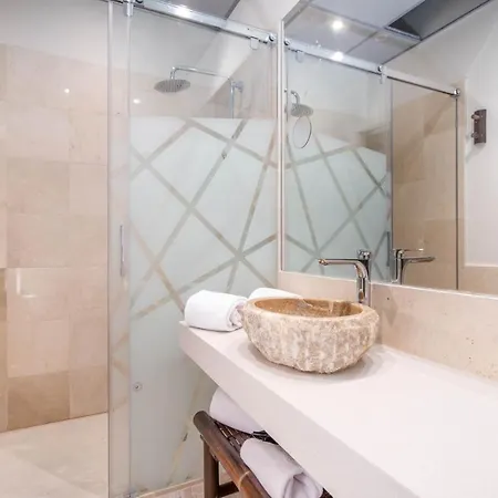 By Qhotels