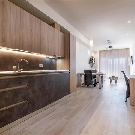 By Qhotels Apartman