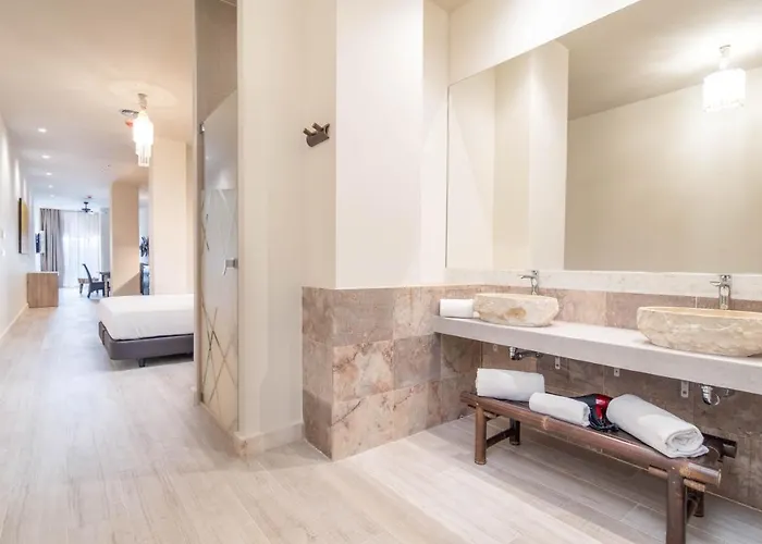 By Qhotels Tarifa