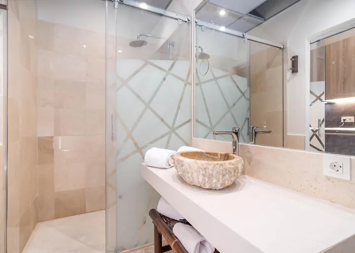By Qhotels