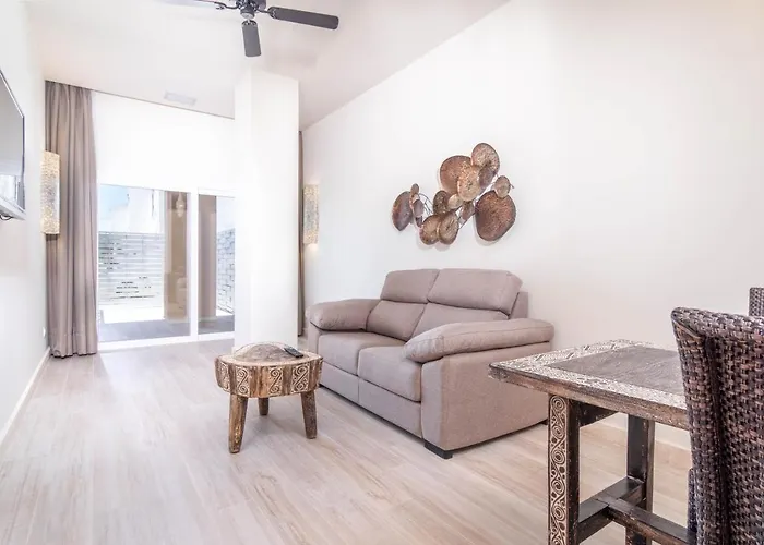 By Qhotels Daire Tarifa