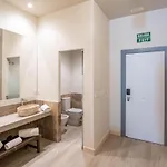 By Qhotels 公寓