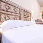 By Qhotels 塔里法